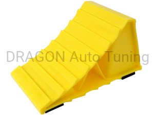 Klin pod koło plastikowy 20x12x12cm