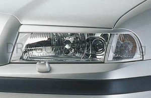 Osłony na lampy przednie (brewki) Skoda Octavia I 00-