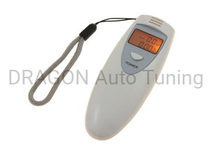 Digital breathalyse with replaceable mouthpieces (1)